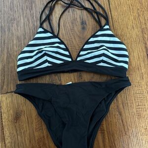 Lululemon Athletica Black and White Bikini Set